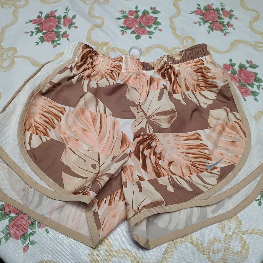 Nike Dri-Fit Beige Multi-Color Tropical Print Shorts Size Women's XS